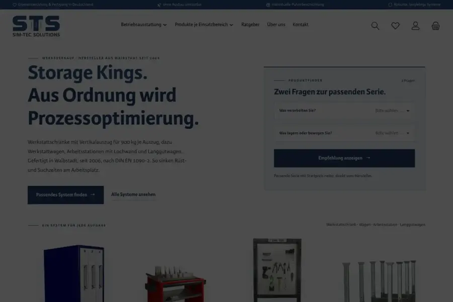 Shop von SIM-TEC Solutions: links die Überschrift „Storage Kings“, rechts ein Auswahlfeld mit zwei Fragen zur passenden Schrankserie, darunter vier Werkstattschränke.
